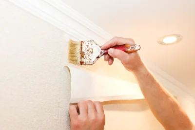 Pose de papier peint à Montlignon — revêtements muraux et toiles de verre